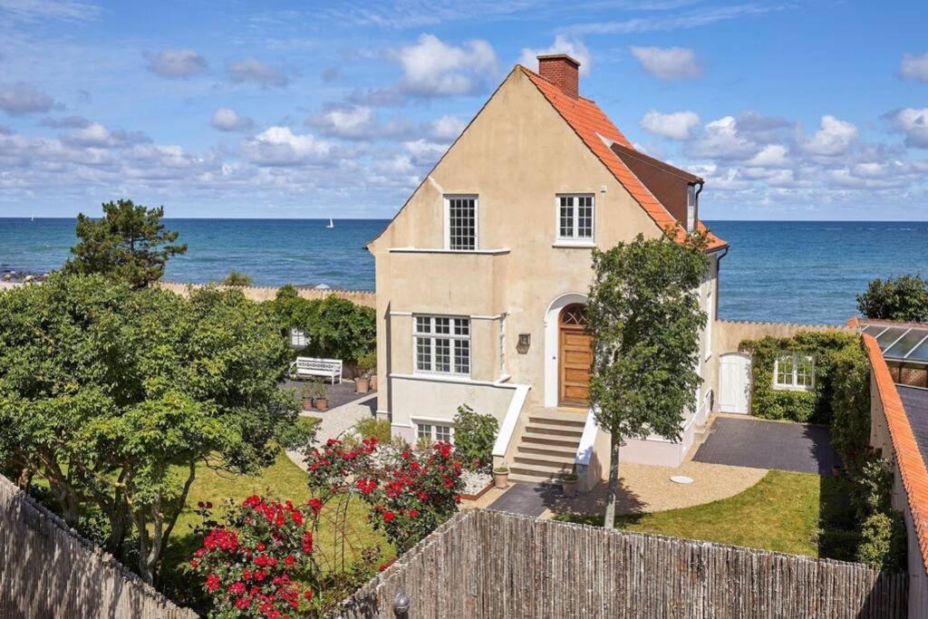 Exceptionel Beach House At The Ocean Гиллеляйе Экстерьер фото